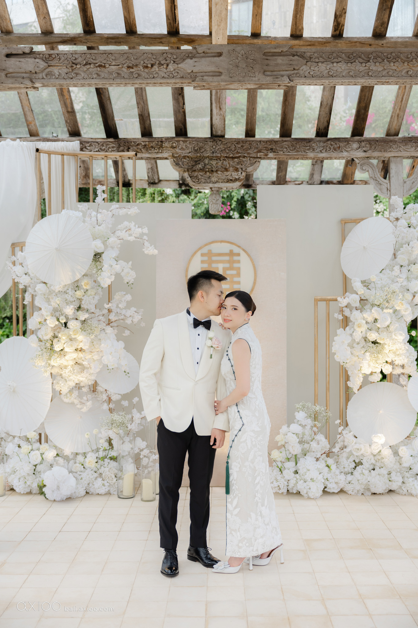 Axioo: A Study in Softness: A Wonderland Uluwatu Wedding in Bali